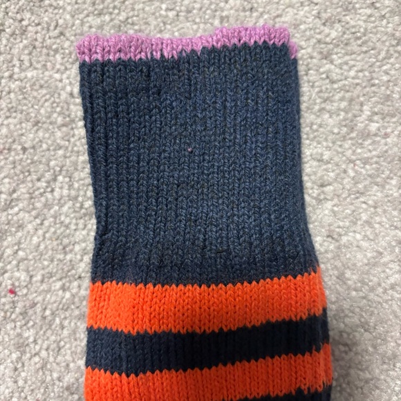 NWOT💜🦫 ROOTS SOCKS ! - Picture 5 of 7